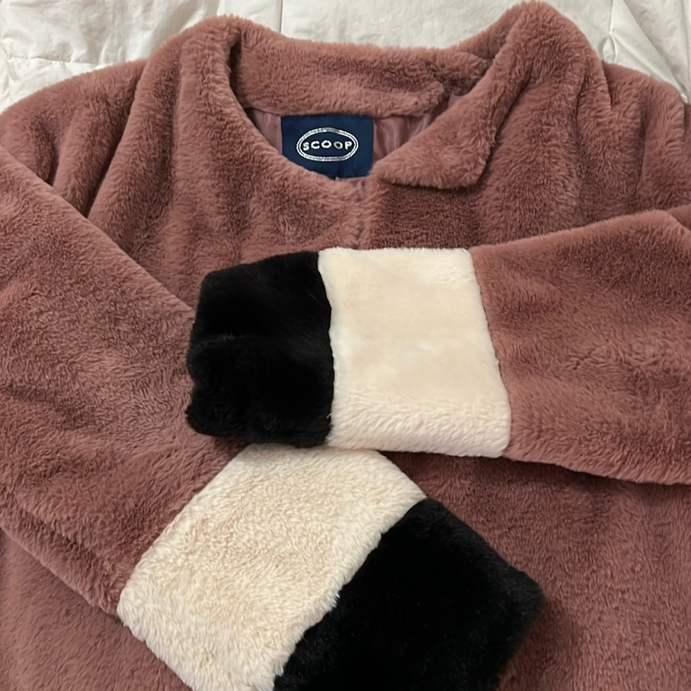 Women’s plus size faux fur winter coat, Scoop brand, size 2X (20).